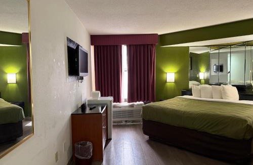 Pike Hotel | Lafayette Inn & Suites