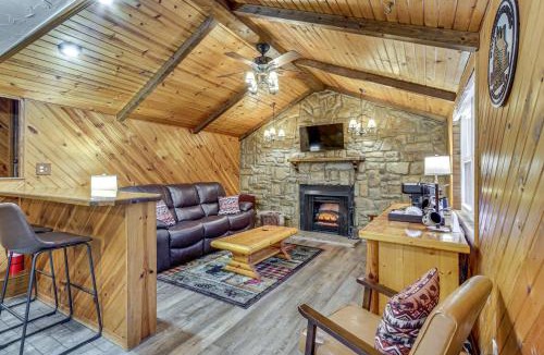 Rockbridge House | Lake Access & Hot Tub! Serene Rockbridge Cabin