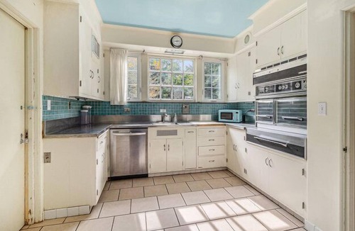 Manistee House | Lake Bluffs Farmhouse