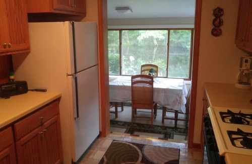 Friendship House | Lake Cottage 30 minutes from Wisconsin Dells.