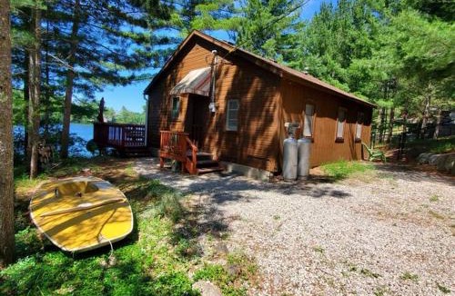 Mayfield House | Lake Cottage with Spectacular Views