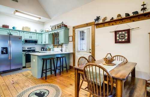 Sloans Valley House | Lake Cumberland Resort Cabin In Gated Community!