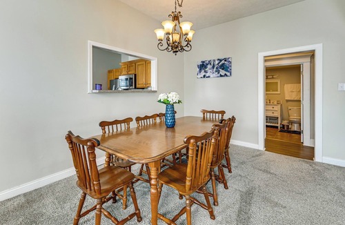 Burnside House | Lake Days & Fireside Nights! Updated Burnside Home