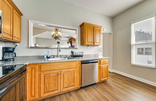 Burnside House | Lake Days & Fireside Nights! Updated Burnside Home