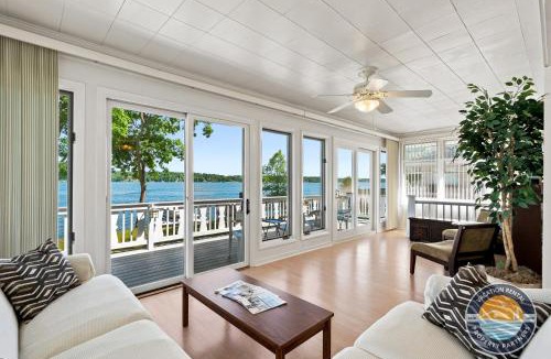 Delavan Lake House | Lake Delavan Lakefront Home Pier Sleeps 6
