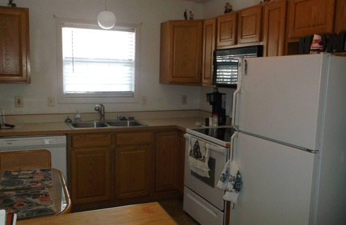 Muncie Condo | lake front 2 br condo close to bsu
