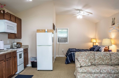 Silver Lake Cottage | "Lake Haven" Cottage & Guest House, sleeps 8. Silver Lake frontage, Dune views.