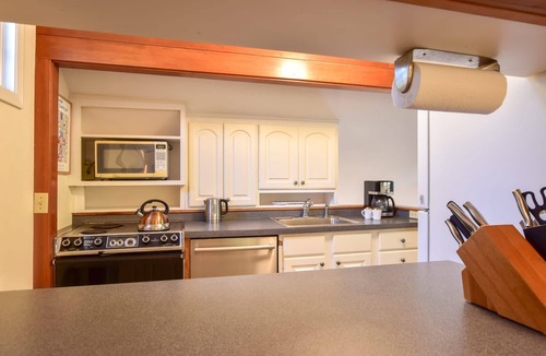 Centerville House | Lake House in Centerville with Private Water Access!
