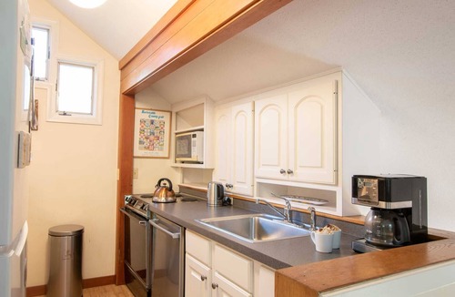 Centerville House | Lake House in Centerville with Private Water Access!