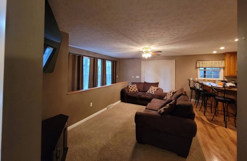 Monticello House | Lake House on Cumberland! Pull through driveway! 5 miles from a public ramp!