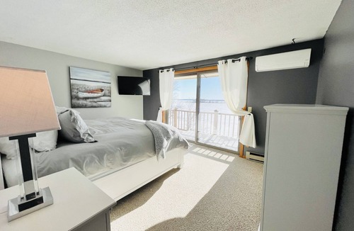 Walker House | Lake House With Beautiful Views Near Walker Bay