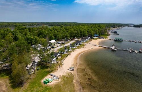 Cedarville House | Lake Huron Shoreline Gem: Free Boats, Sandy Beach!