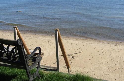 Tawas City House | Lake Huron Vacation Rental! Come enjoy this fall rental home! Lower rate off season