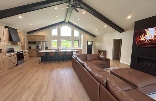 Alexandria Cabin | Lake Life on Lake Ida! Sandbar, Dock, Pontoon & Firepit, All-Season Fun