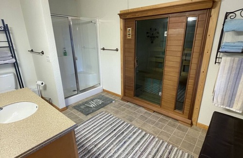 Republic House | Lake Michigamme Garage-Dominium