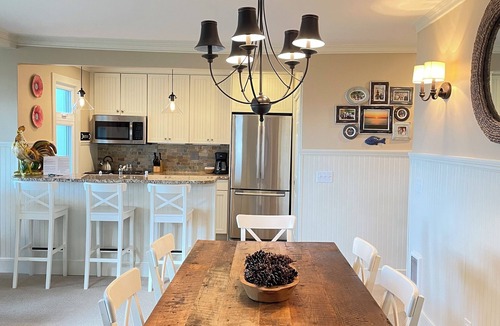 Glen Arbor Condo | Lake Michigan Beachfront Condo – 2BR/2BA, Deck & Views, Glen Arbor
