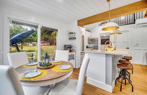 Montague Cottage | Lake Michigan Family Cottage - Sleeps 8 - Beach Access