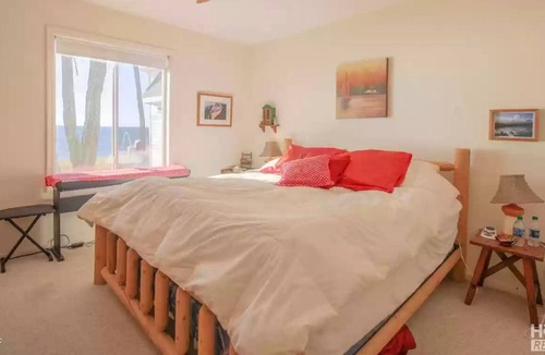 Lakewood Club House | Lake Michigan Waterfront! Semi-private beach steps away!