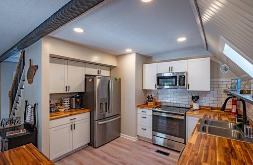 Drennen House | Lake Mountain Retreat