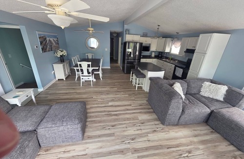 Marion House | Lake of Egypt waterfront home