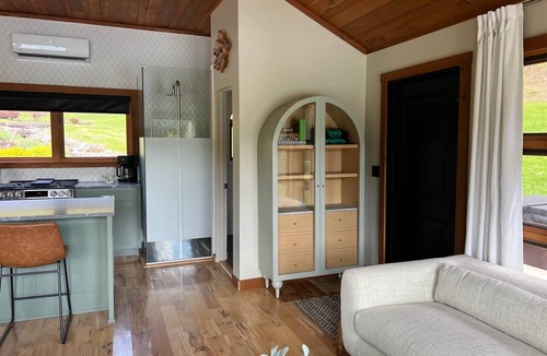Rockbridge Cabin | Lake/Pond Front w/Private Dock, Waterfalls, Fishing and Hot Tub Hocking Cabin
