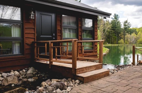 Rockbridge Cabin | Lake/Pond Front w/Private Dock, Waterfalls, Fishing and Hot Tub Hocking Cabin