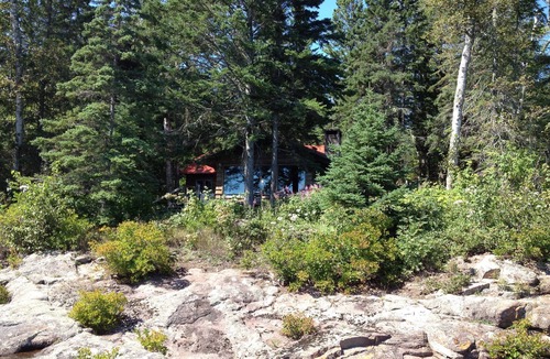 Lutsen Cabin | Lake Superior Cabin W/Private, Walkable Solid Rock Shoreline