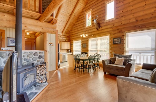 Ely Cabin | Lake Vermilion Cabin w/ Private Dock + Fire Pit!