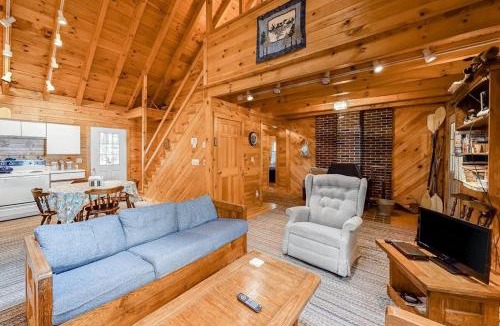 Wayne House | Lake View Cottage