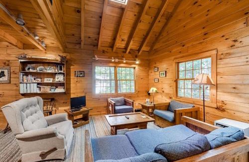 Wayne House | Lake View Cottage