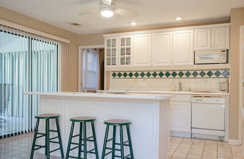 Bronston Condo | Lake View Lounge 104-2- Golf, Pool, Pickleball