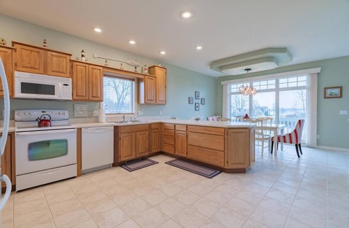Enchanted Hills House | Lake Wawasee Family Friendly Cottage