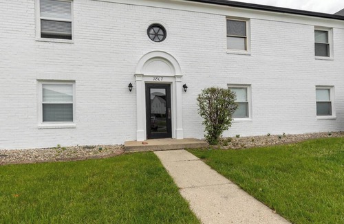 Indianapolis Apartment | LakeCastleton 1BD 4 - One Bedroom Apartment, Sleeps 2