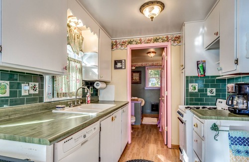 Port Sanilac House | LAKEFRONT! 3 bdrm-1.5 bath- moved reservation to another Site online.