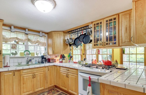 Longville Cabin | Lakefront Backus Cabin with Gazebo & Gas Grill!