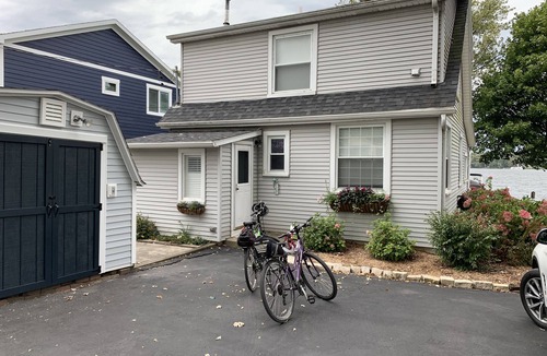 Delavan Lake House | Lakefront! Beautiful views in this cozy cottage on Delavan Lake’s south shore.