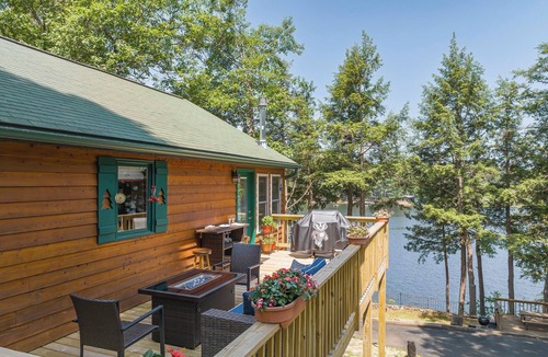 Minocqua Resort | Lakefront Cabin Resort – 11 Bedrooms, 4 Cabins, Sleeps 25 – Lake Tomahawk, WI