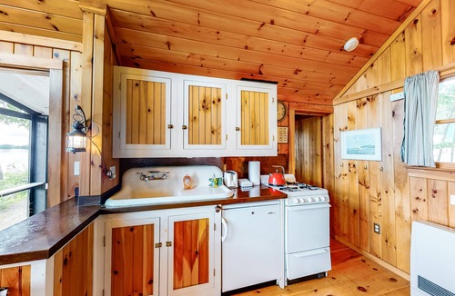 Windham Cottage | Lakefront cabin with shared firepit & access to Sebago Lake