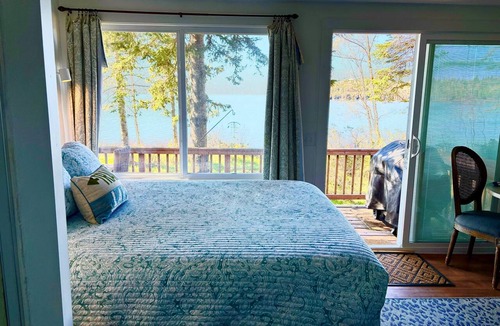Grand Marais Cabin | Lakefront Chicago Bay Hideaway