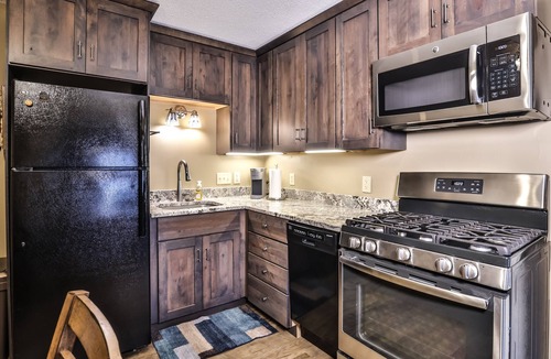 Minocqua Condo | Lakefront condo right downtown Minocqua, perfect couples retreat!