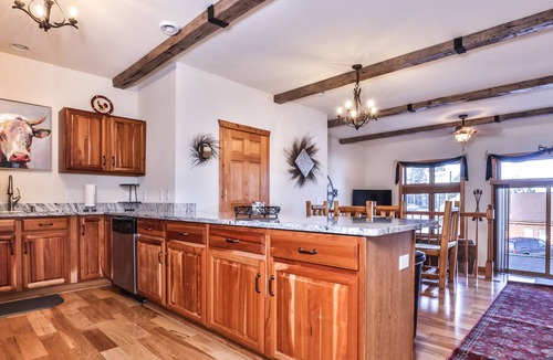 Minocqua Condo | Lakefront Condo walking distance to town!