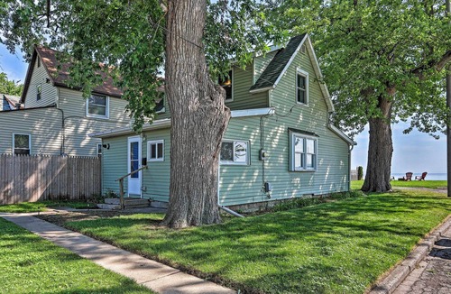 Toledo Cottage | Lakefront Cottage 6 Miles to Downtown Toledo!