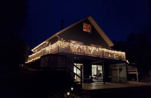 Mears House | Lakefront Cottage boat rental available