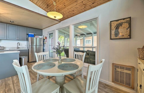 Mears Cottage | Lakefront Cottage Near Wineries + State Parks!