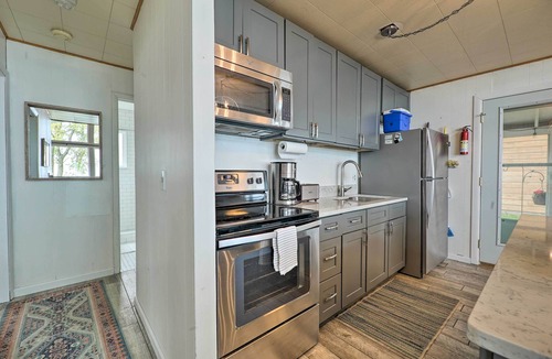 Mears Cottage | Lakefront Cottage Near Wineries + State Parks!