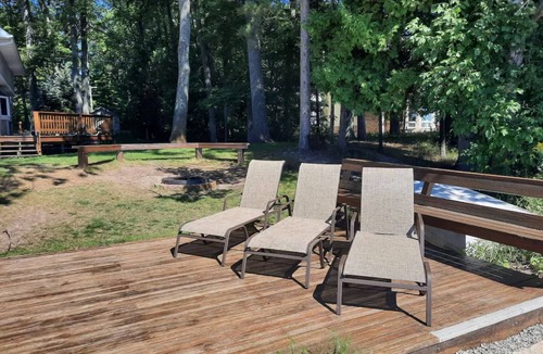 Honor House | Lakefront Cottage on Big Platte Lake