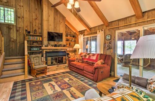 Cumberland House | Lakefront Cumberland Cabin w/Dock & Fire Pit!