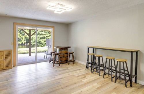 Pontoon Beach Cottage | Lakefront Family Home 13 Mi From Gateway Arch!