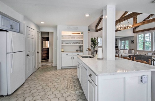 Greenwood House | Lakefront Family Retreat: Skiing & Mountain Biking