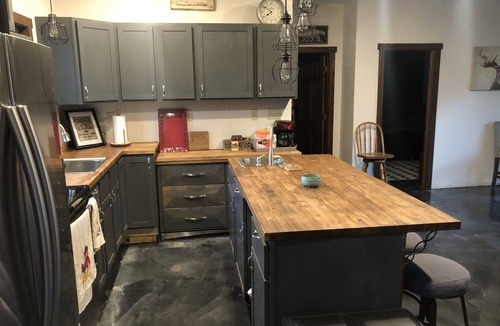 Orrin House | Lakefront get away & Waterfowl hunters paradise -dog friendly